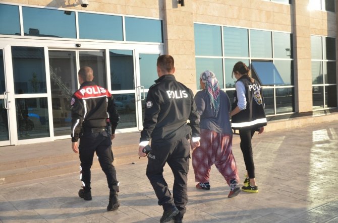 İçişleri Bakanlığı, aranan 2 bin 682 şahsı ve 140 düzensiz göçmeni yakaladı