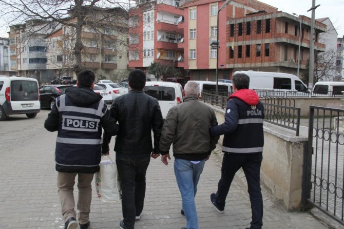 İçişleri Bakanlığı, aranan 2 bin 682 şahsı ve 140 düzensiz göçmeni yakaladı