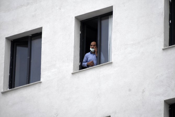 Umreden dönüp, karantina süresi dolanların tahliyesine 1 hafta erteleme 