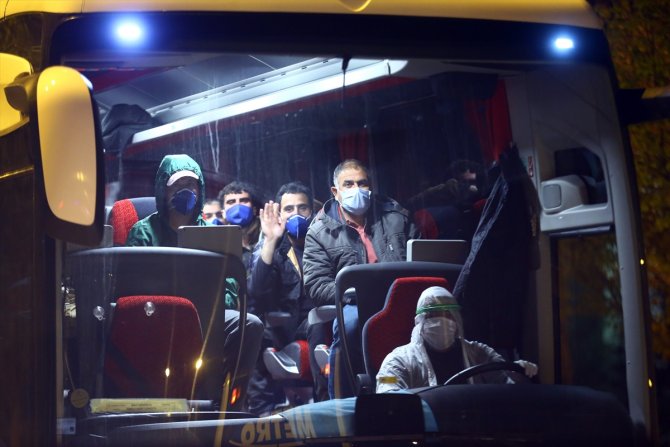 Cezayir'den getirilen 144 kişi Konya'daki yurda yerleştirildi