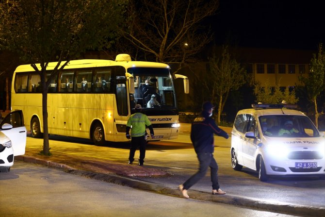 Cezayir'den getirilen 144 kişi Konya'daki yurda yerleştirildi