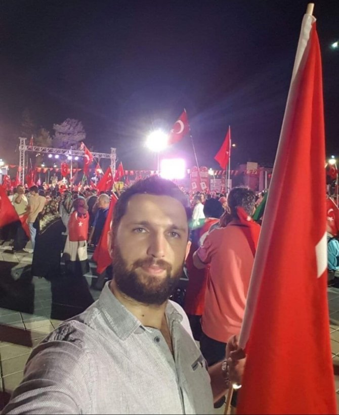 İki çocuk babası genç adam korona virüsten öldü