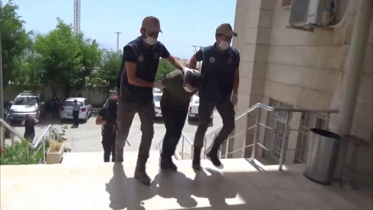 Kırmızı bültenle aranan PKK'lı terörist, Irak'a kaçmaya çalışırken yakalandı (3)