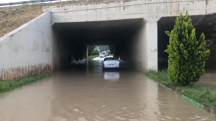 Bursa'da, sel felaketinde evde mahsur kalan bir kişi öldü