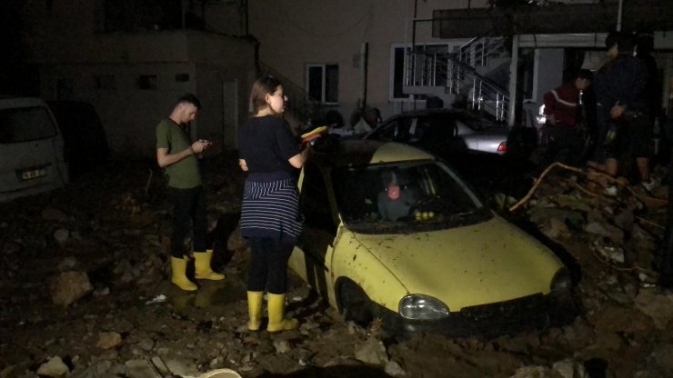 Bursa'da, sel felaketinde evde mahsur kalan bir kişi öldü