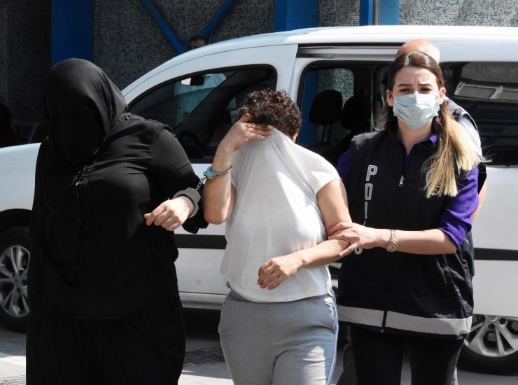 Fuhuş çetesi, kadınların fotoğraflarından katalog yapıp, müşterilerine göndermiş