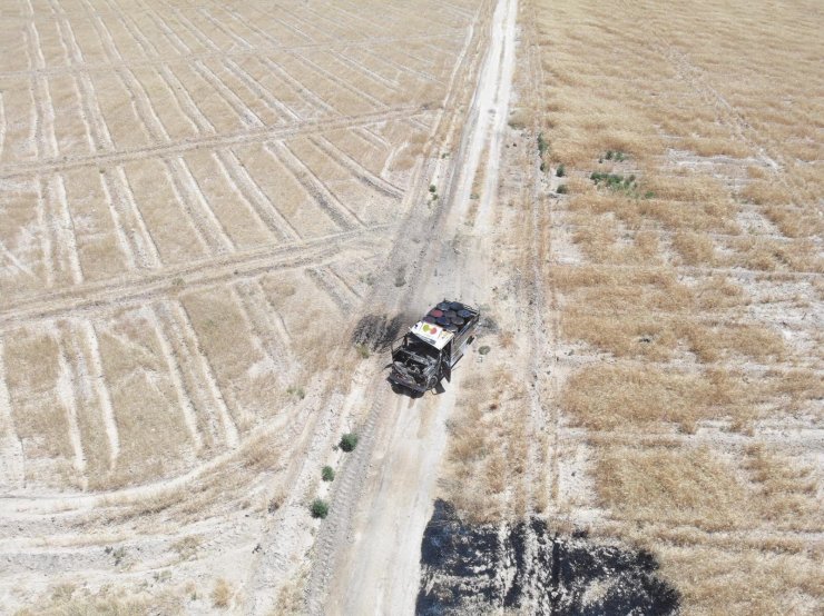 MSB: Komandolar bomba yüklü kamyoneti vurarak durdurdu, büyük bir facia önlendi