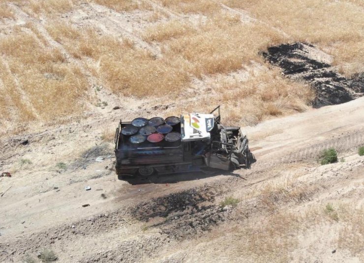 MSB: Komandolar bomba yüklü kamyoneti vurarak durdurdu, büyük bir facia önlendi