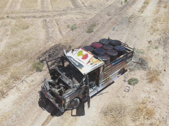 MSB: Komandolar bomba yüklü kamyoneti vurarak durdurdu, büyük bir facia önlendi