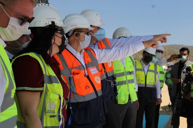 Enerji Bakanı Dönmez: “Akkuyu’da ikinci ünitenin temeli atıldı”