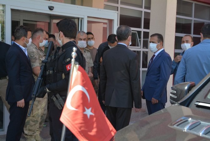 İşçilere saldıran teröristler etkisiz hale getirildi