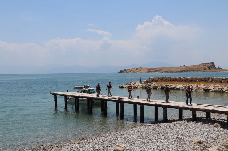 Van Gölü'nde 11 gün önce batan teknenin yeri tespit edildi