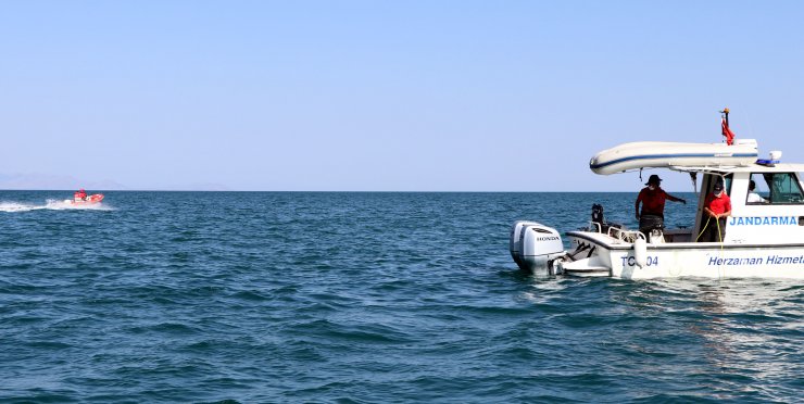 Van Gölü'nde 11 gün önce batan teknenin yeri tespit edildi