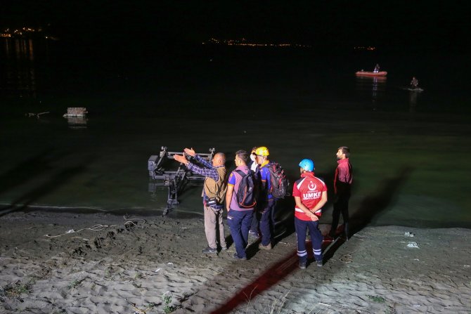 Van'da keşif uçağı düştü: 7 şehit