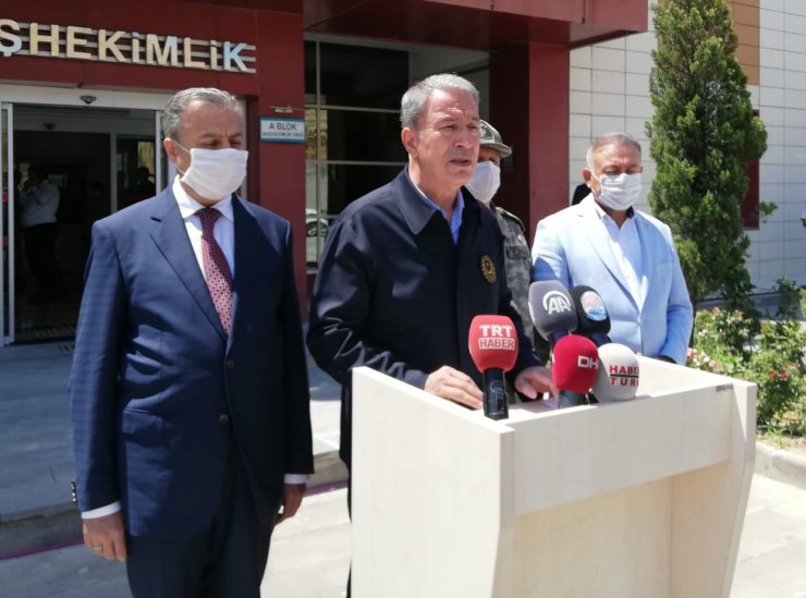 Mersin'de otobüs devrildi: 2 şoför ile 4 asker şehit (5)