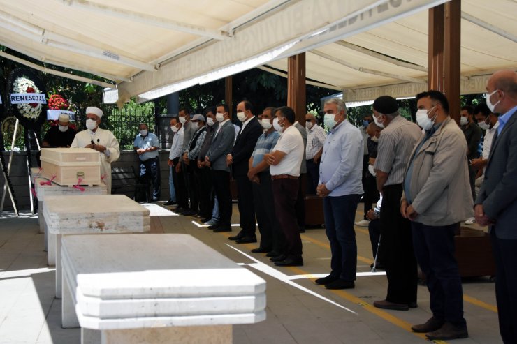 Koronadan hayatını kaybeden Çumra Belediye Başkanı Oflaz, son yolculuğuna uğurlandı