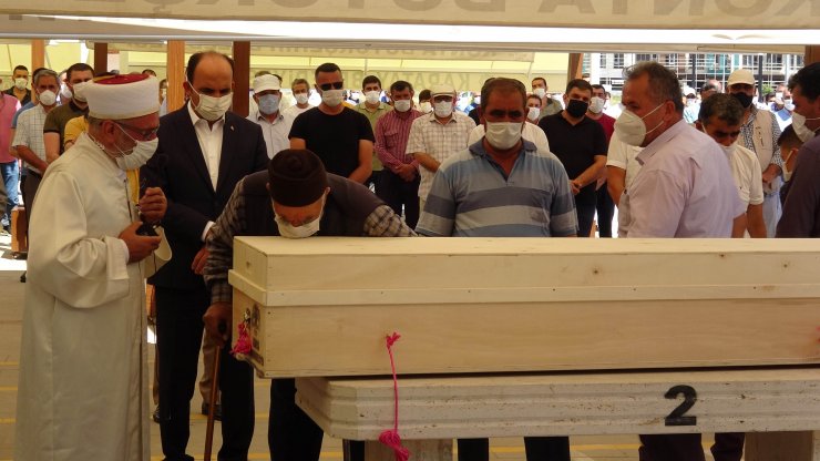 Koronadan hayatını kaybeden Çumra Belediye Başkanı Oflaz, son yolculuğuna uğurlandı