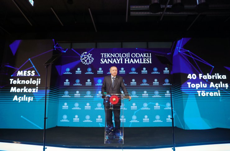 Cumhurbaşkanı Erdoğan, Teknoloji merkezinin açılışını robotla yaptı