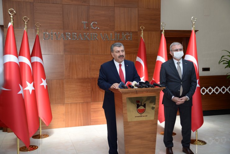 Sağlık Bakanı Koca: Diyarbakır'da vakalar yüzde 49 oranında düştü