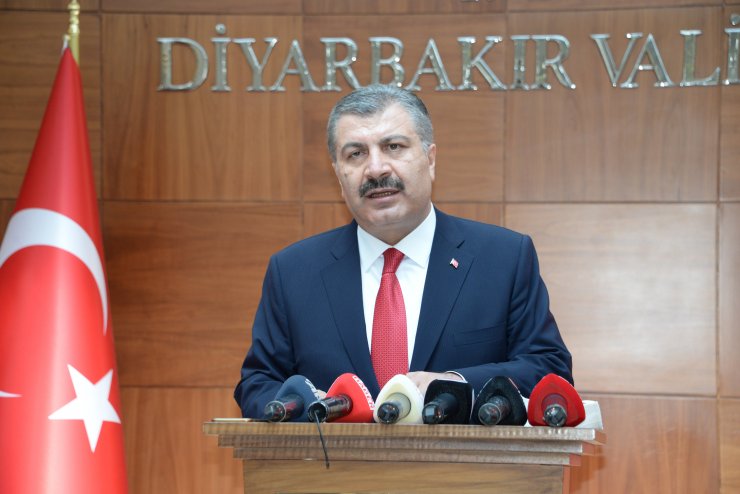 Sağlık Bakanı Koca: Diyarbakır'da vakalar yüzde 49 oranında düştü