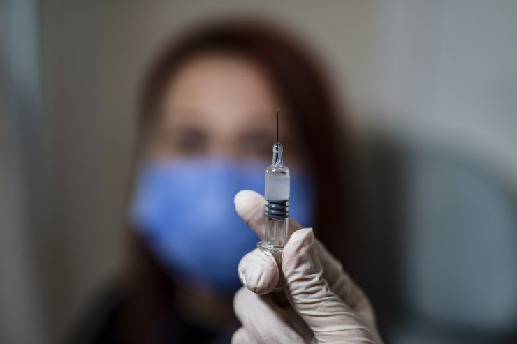 Kovid aşısında Faz 3 klinik araştırmalar için İstanbul’da ilk gönüllü aşılamaları yapıldı