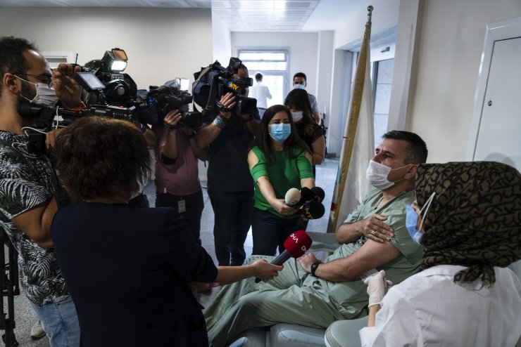 Kovid aşısında Faz 3 klinik araştırmalar için İstanbul’da ilk gönüllü aşılamaları yapıldı