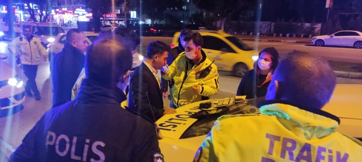 Alkollü sürücü kazaya neden oldu; 5 araç birbirine girdi