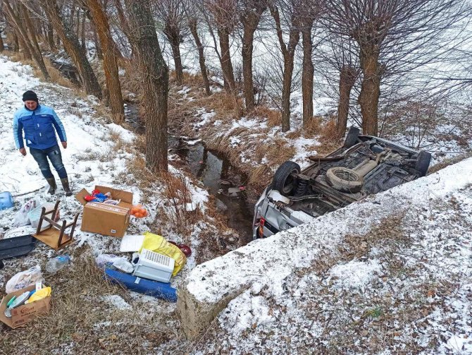Buzlanma kazaya neden oldu: 6 yaralı