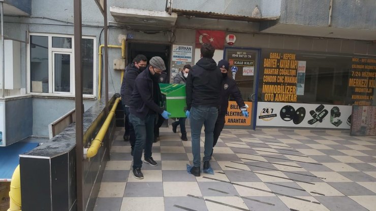 Evinde tabancayla öldürülmüş bulundu; 3 şüpheli gözaltında