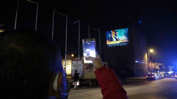 ‘Kesişme; İyi Ki Varsın Eren’ filminin fragmanı Trabzon Kale surlarına yansıtıldı