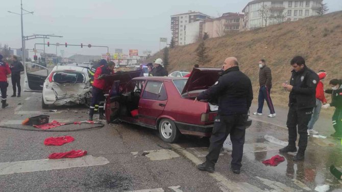 Kırıkkale’de zincirleme trafik kazası: 5 yaralı