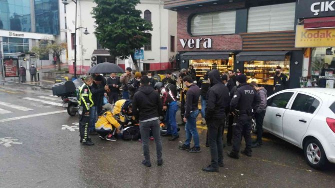 Otomobilin çarptığı motosikletli yaralandı