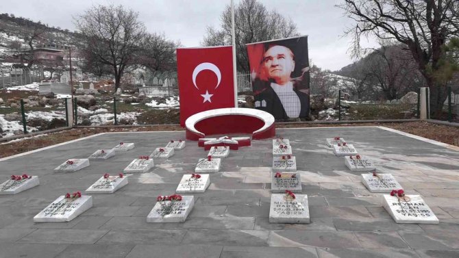 PKK’nın Hamzalı’da katlettiği 23 şehit törenle anıldı