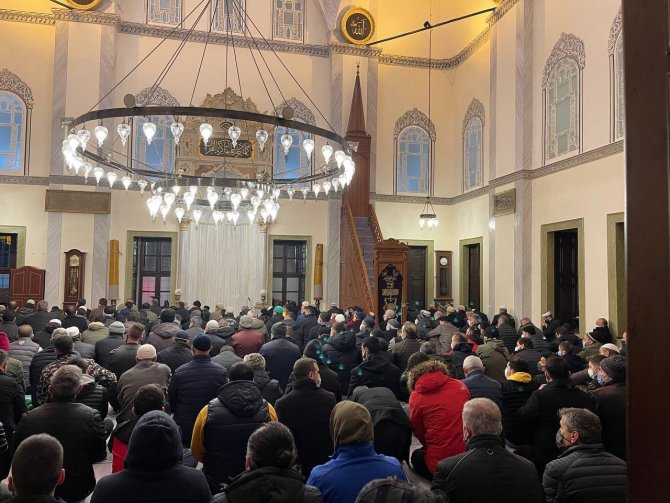 Ulu Cami’de yeni yılın ilk namazı kılındı