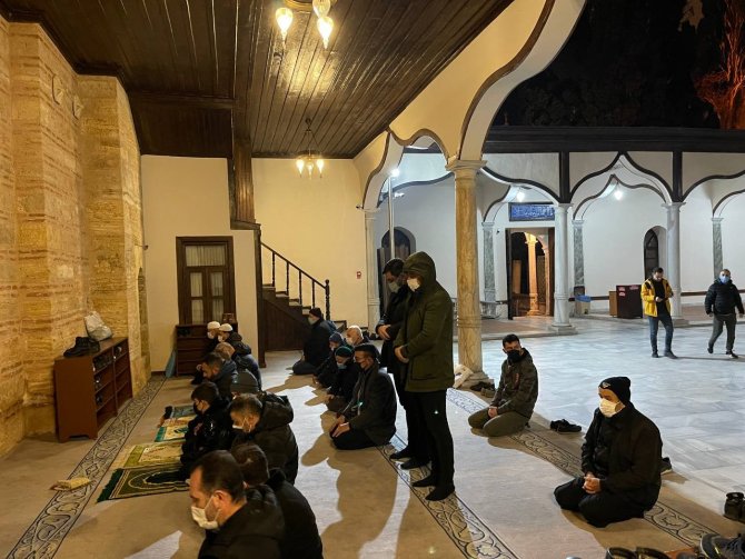 Ulu Cami’de yeni yılın ilk namazı kılındı