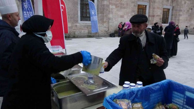 Ulu Cami’de yeni yılın ilk namazı kılındı