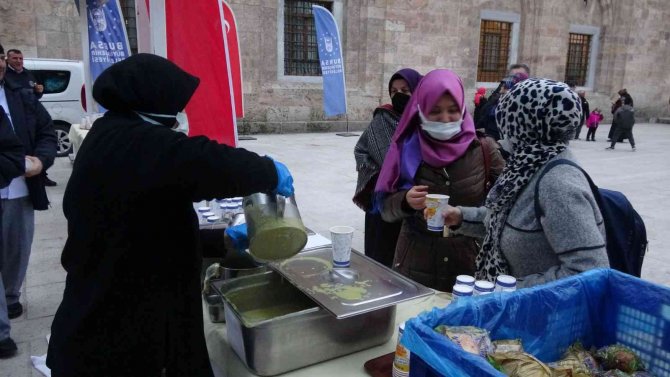 Ulu Cami’de yeni yılın ilk namazı kılındı
