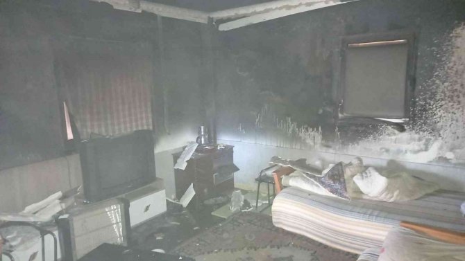 Yaşlı kadın son anda kurtuldu