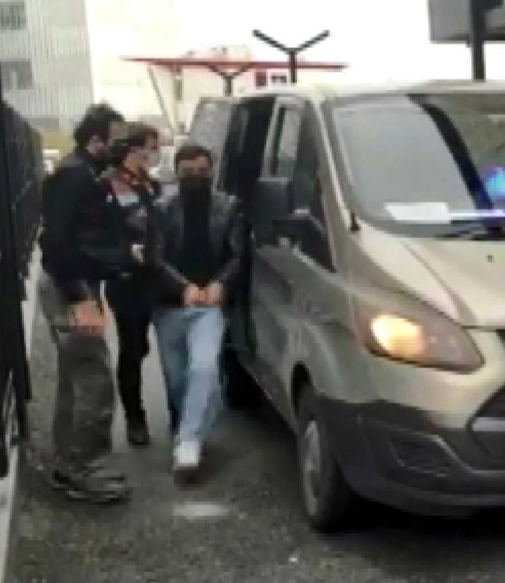 Avcılar'daki televizyon ve yazar kasa hırsızları yakalandı