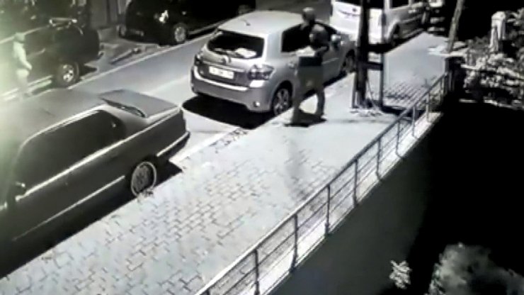 Avcılar'daki televizyon ve yazar kasa hırsızları yakalandı