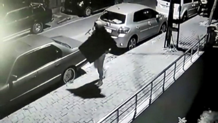 Avcılar'daki televizyon ve yazar kasa hırsızları yakalandı