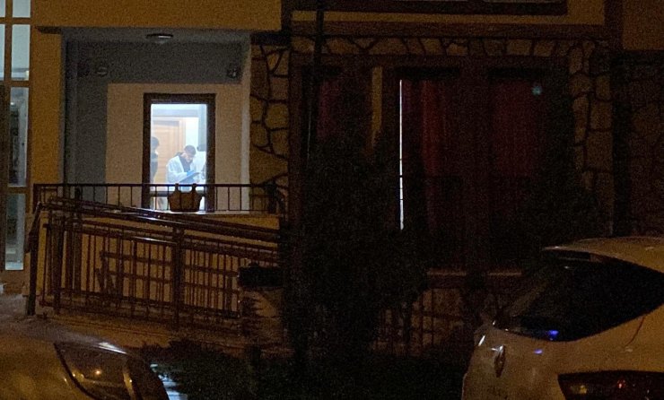 Aysel, evinde silahla vurulmuş olarak ölü bulundu