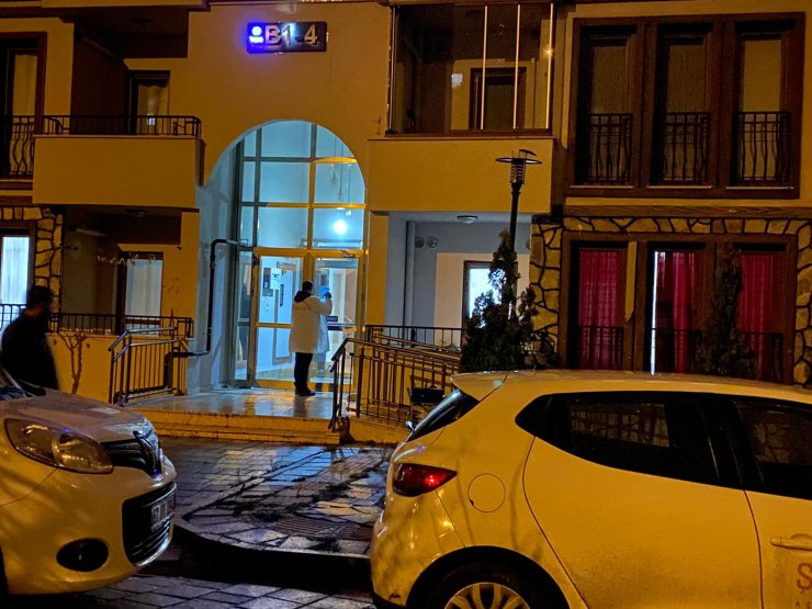 Aysel, evinde silahla vurulmuş olarak ölü bulundu