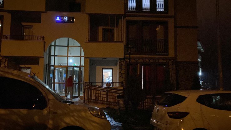 Aysel, evinde silahla vurulmuş olarak ölü bulundu