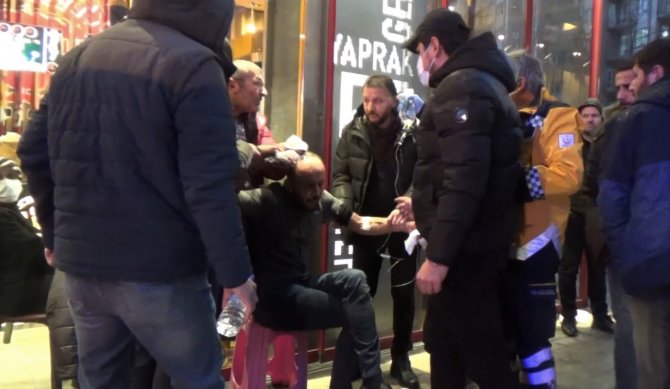 Bıçaklı kavga: 2 yaralı