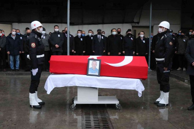 Doğum gününde kalp krizi geçiren polis memuru hayatını kaybetti