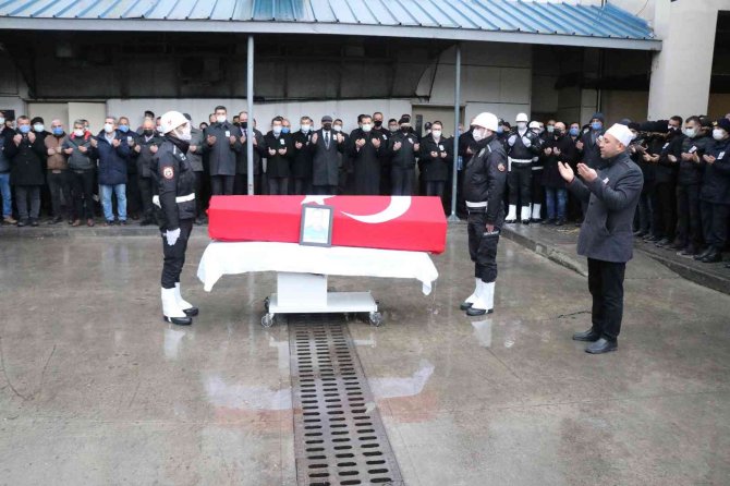 Doğum gününde kalp krizi geçiren polis memuru hayatını kaybetti
