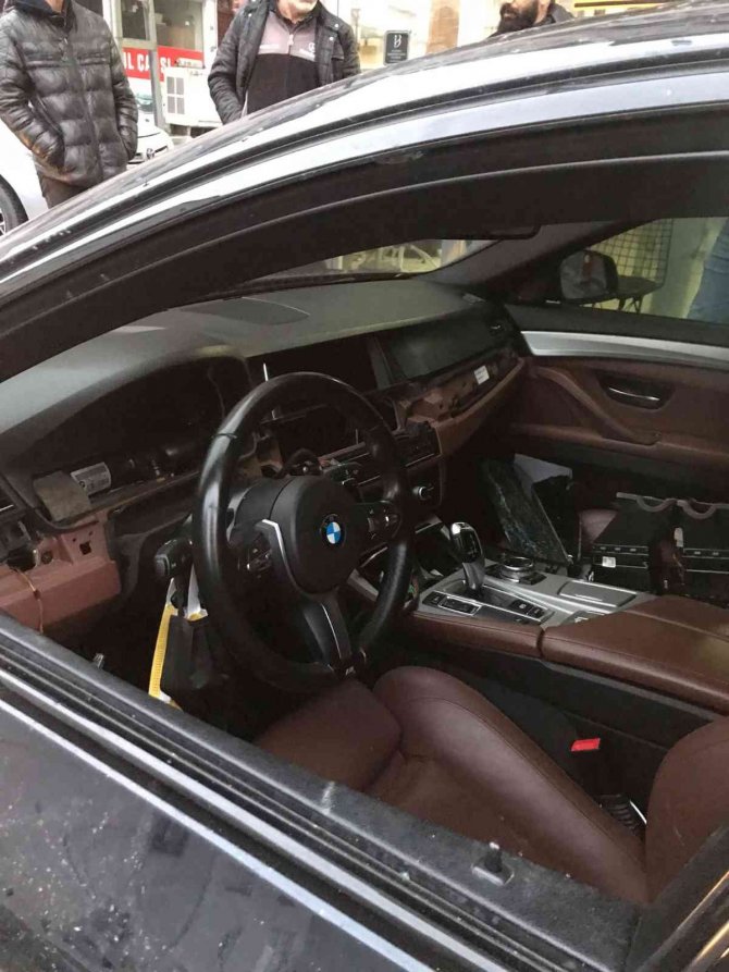 Esenyurt’ta gösterge paneli hırsızları yine iş başında