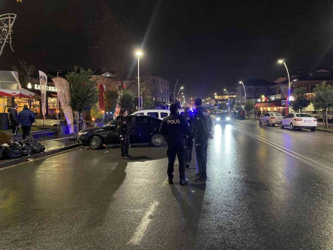 Gecenin sessizliğini silah sesleri bozdu...Husumetli iki grubun kavgasında silahlar konuştu