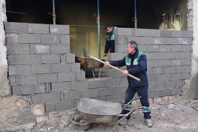 Karatay Belediyesinden evi yanan aileye destek